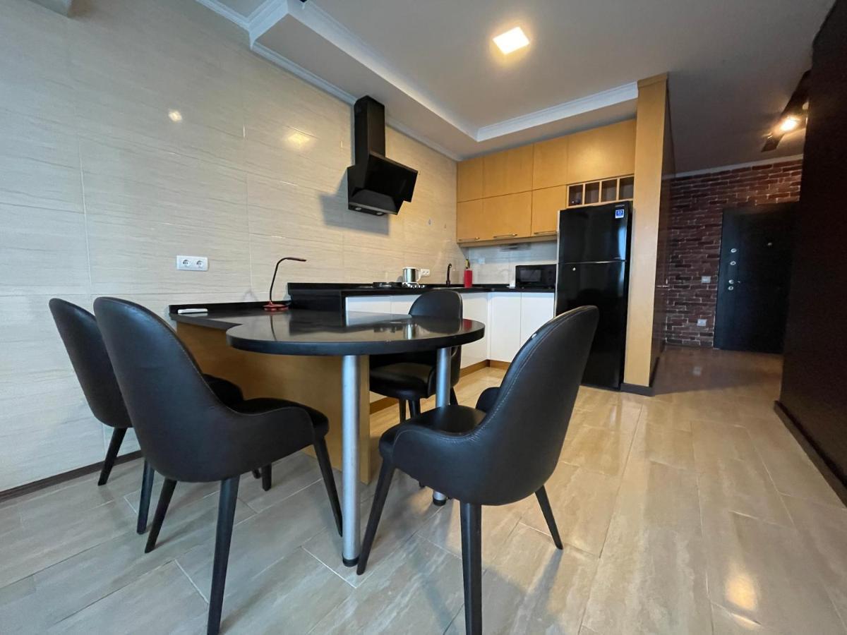 Appartamento Batumi Real Lux Esterno foto